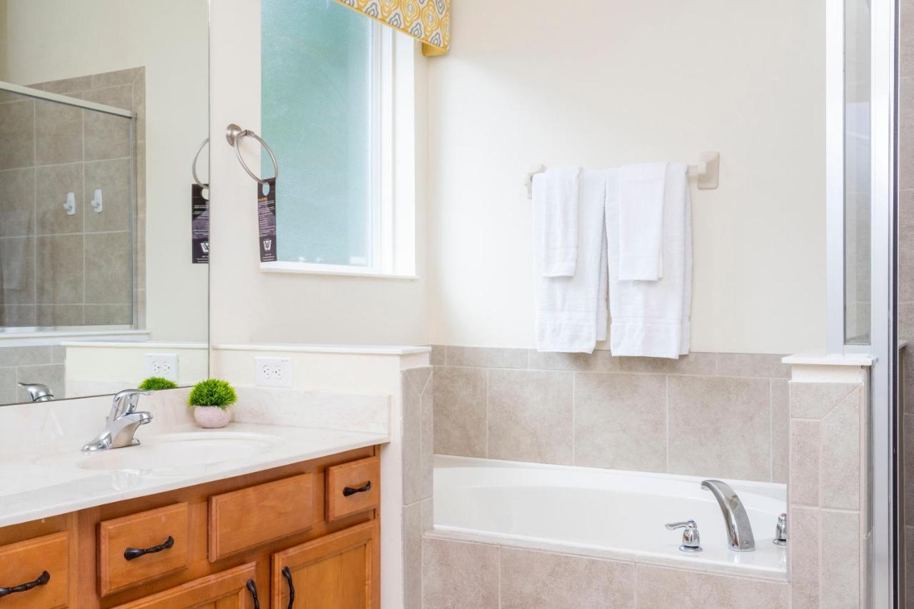 Gorgeous 4bd Close To W/ Pool @ 4072 Solterra Davenport