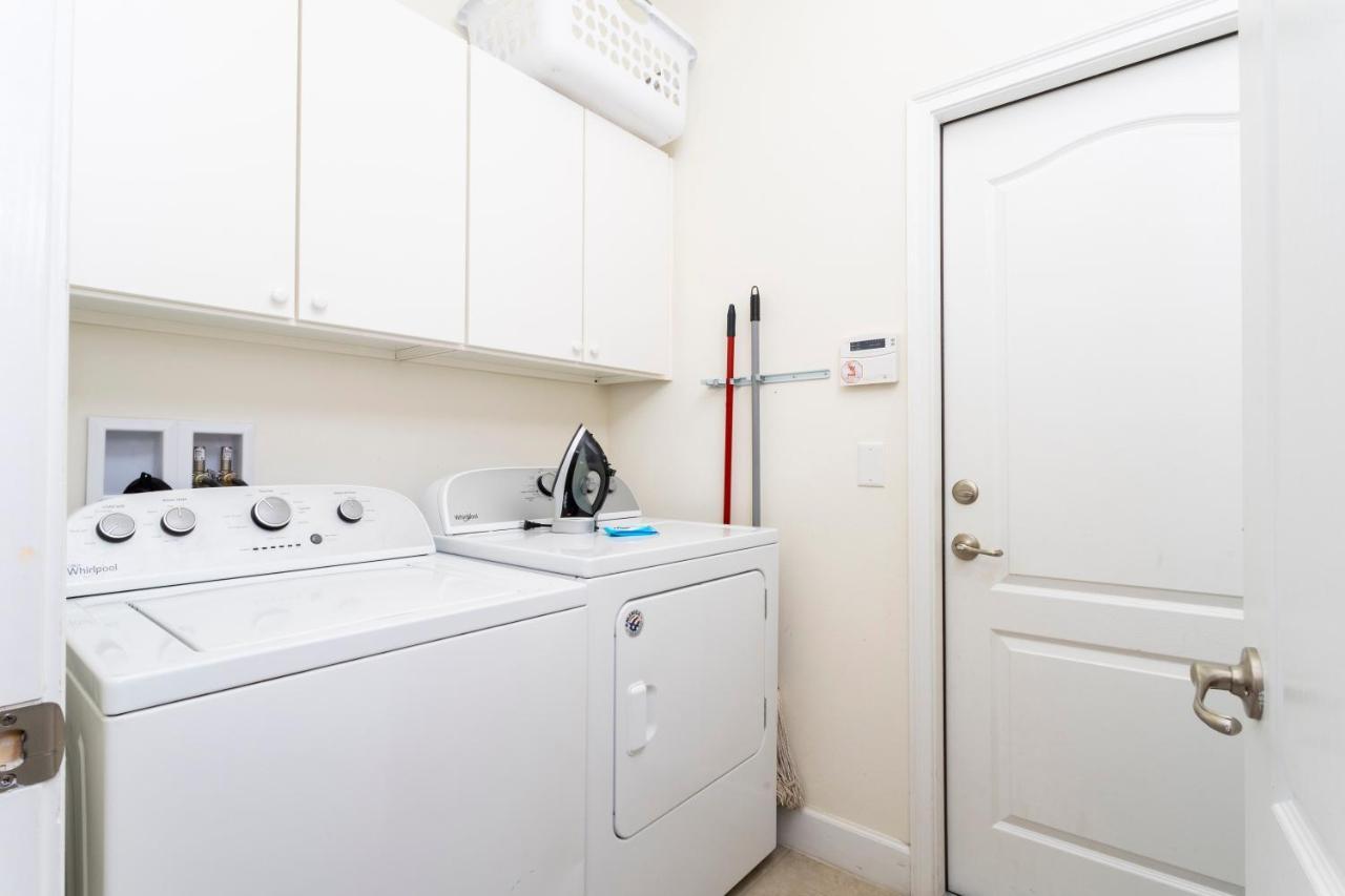Holiday home Gorgeous 4bd Close To W/ Pool @ 4072 Solterra Davenport